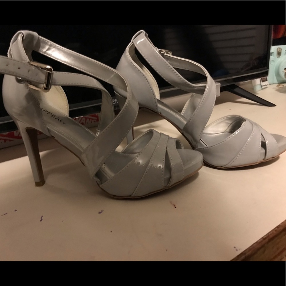 Heels - Picture 2 of 3